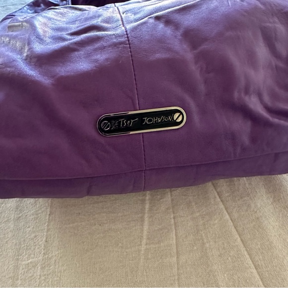 Betsey Johnson Ruffled Heart Large Hobo Leather Bag - Picture 7 of 9